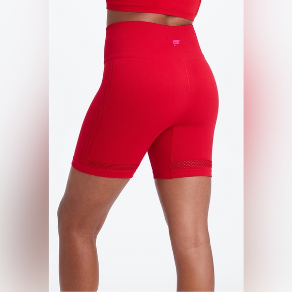 Fabletics Sync Seamless High-Waisted 6'' Short in Sweet Cherry/Plush Pink - Picture 4 of 8